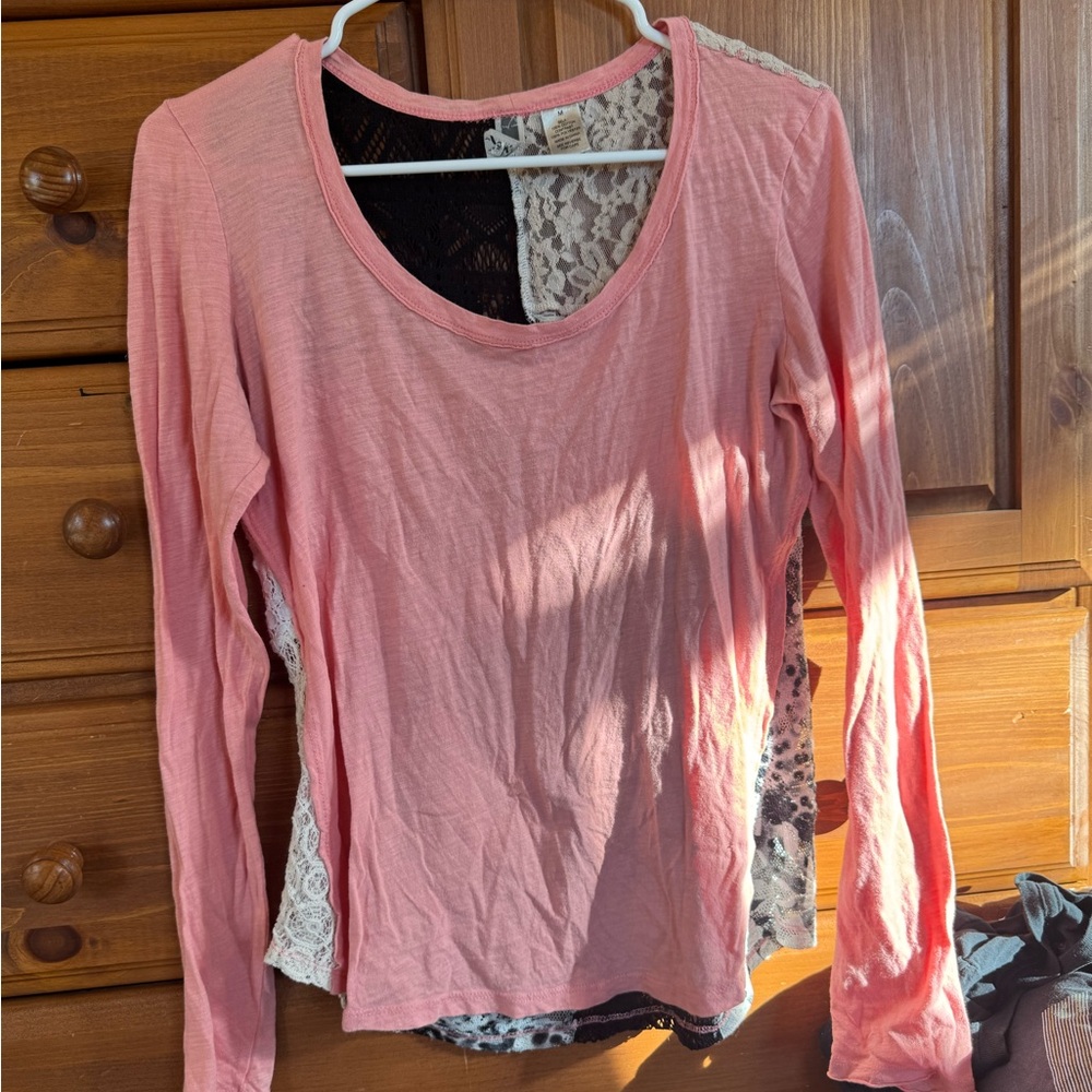 BKE Coral Lace Accent Long Sleeve Top